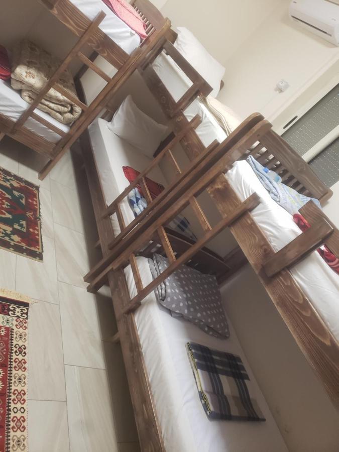 טיראנה Hostel Oakland מראה חיצוני תמונה