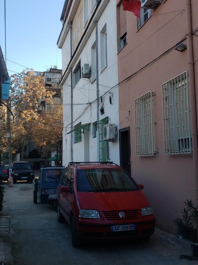 טיראנה Hostel Oakland מראה חיצוני תמונה