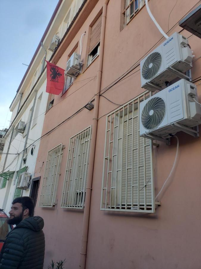 טיראנה Hostel Oakland מראה חיצוני תמונה